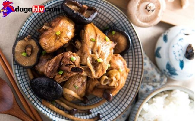 Cách nấu gà om nấm hương kiểu Trung Quốc